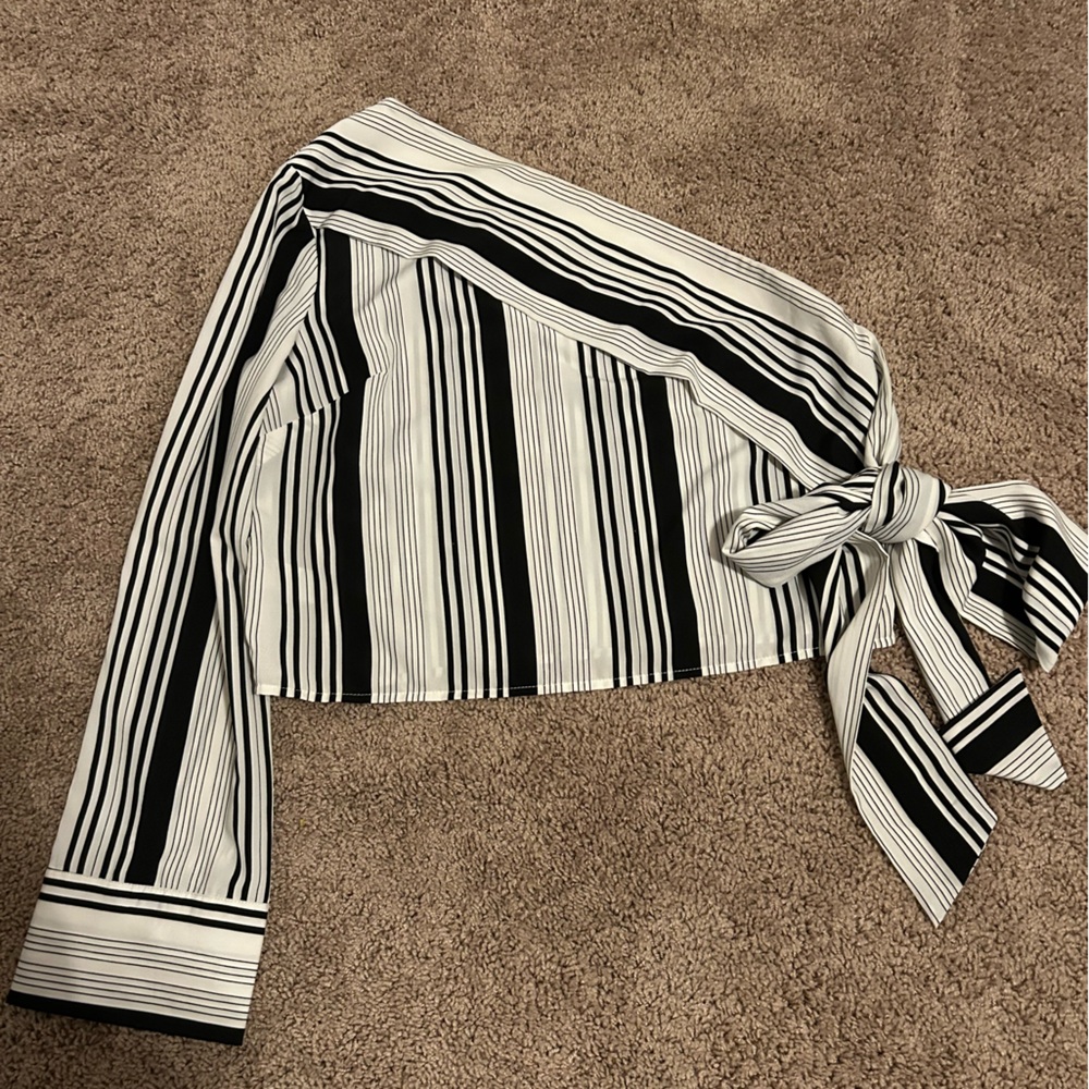 Lush One Shoulder Black And White One Sleeve Blouse Size L